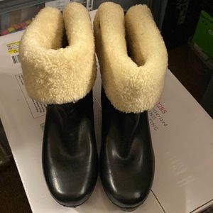 Ugg Lynnea Clog Boot with Sherpa lining- size 7